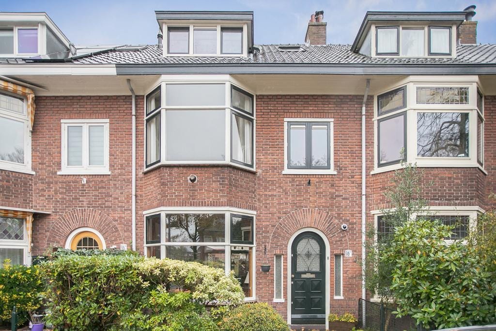 https://verkoopmakelaarbas.nl/wp-content/uploads/2025/03/163429019.jpg