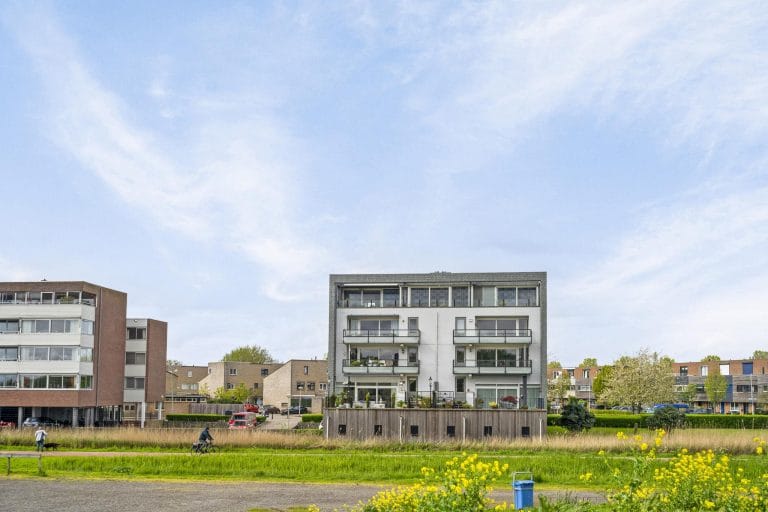 L. Springerstraat 208