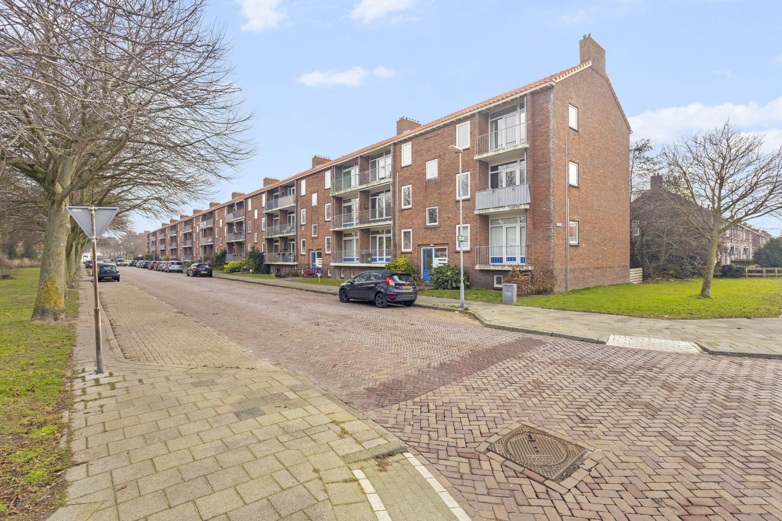 https://verkoopmakelaarbas.nl/wp-content/uploads/2026/06/265737554-scaled.jpg
