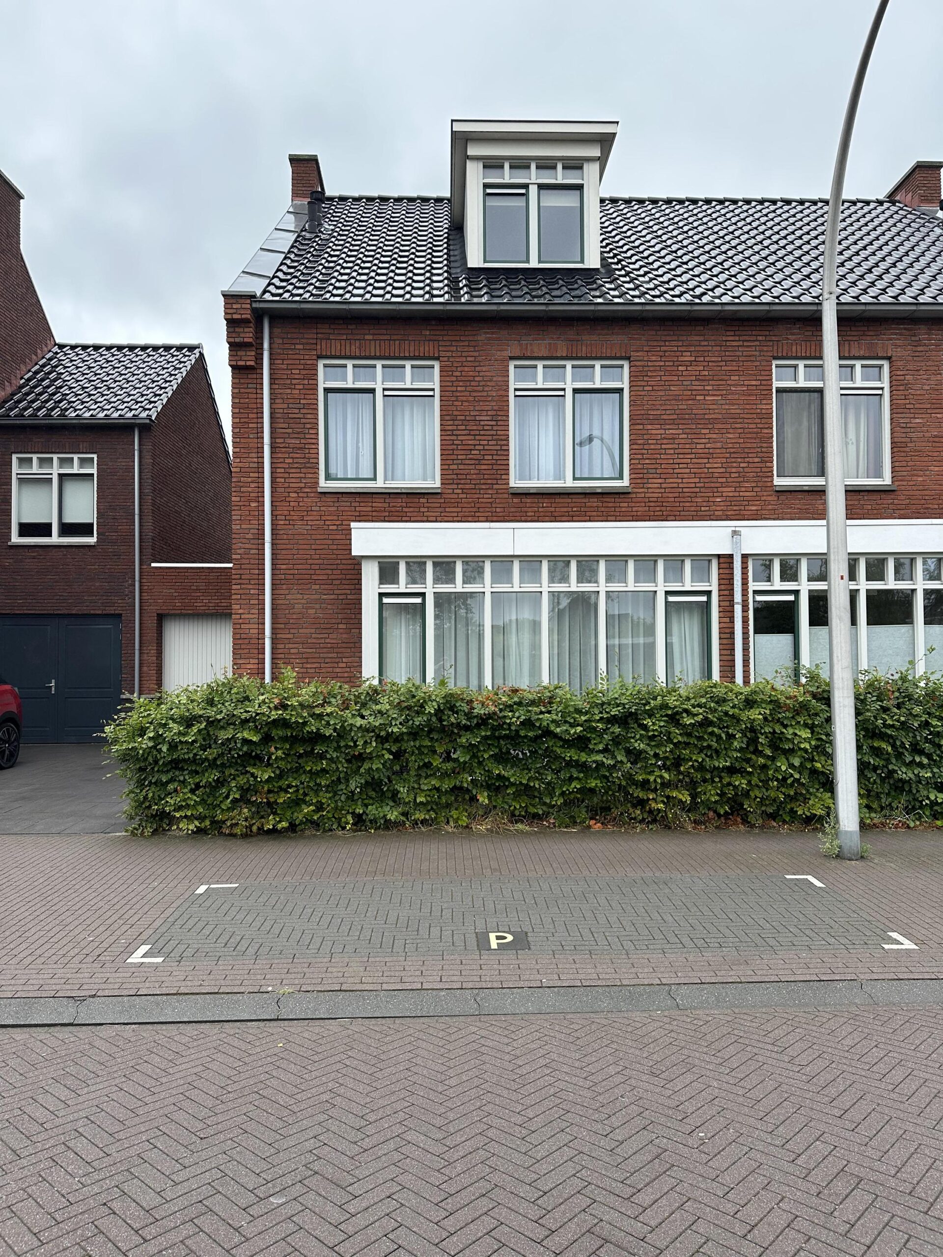 https://verkoopmakelaarbas.nl/wp-content/uploads/2026/07/156107567-scaled.jpg