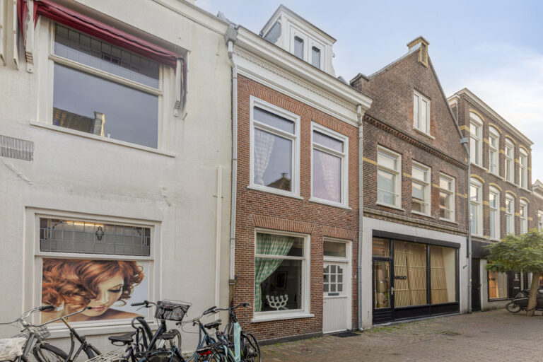 Nieuwstraat 1